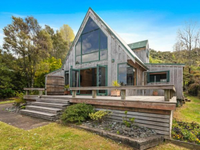 The Lakeview Chalet - Lake Tarawera Holiday Home